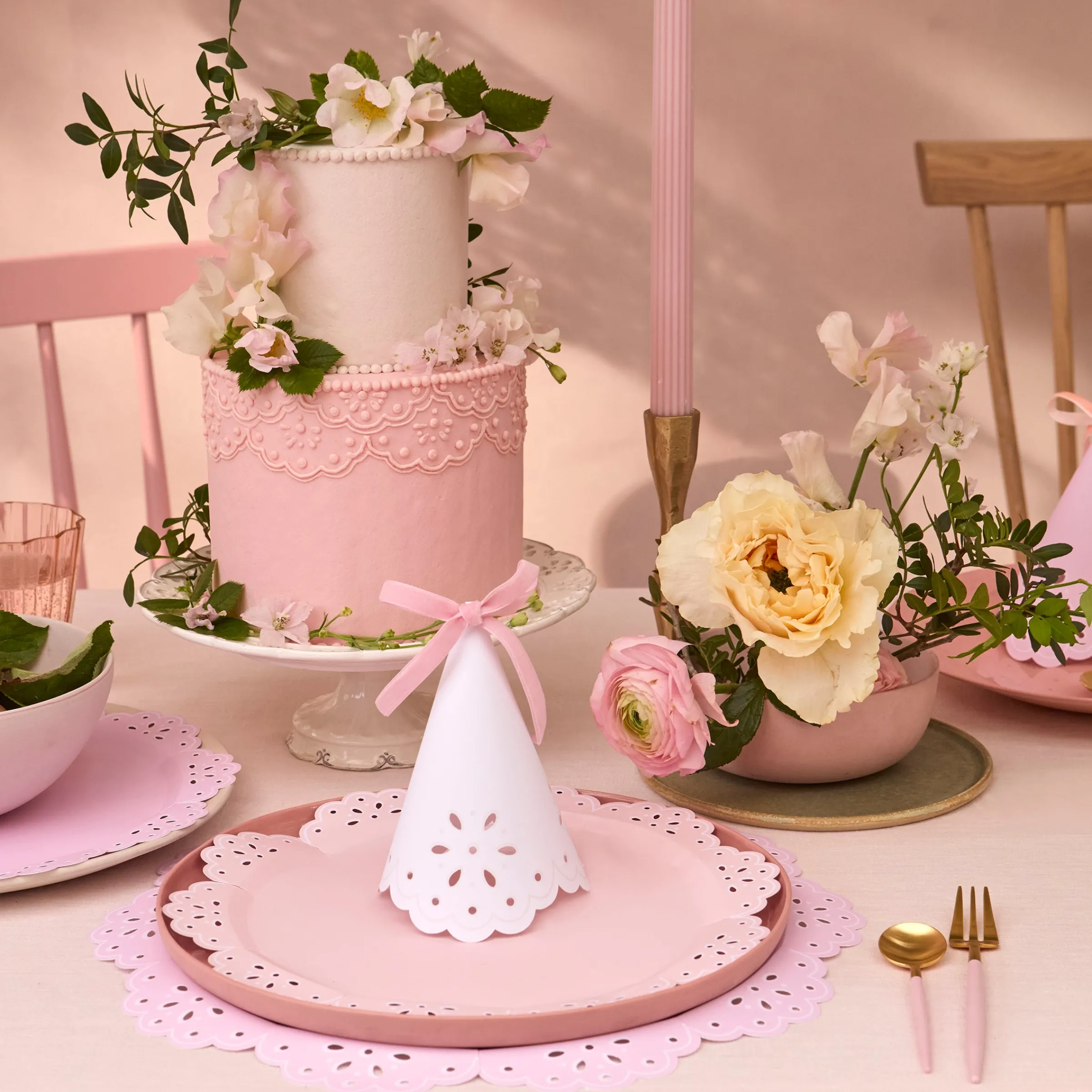 Broderie Anglaise Lace Party Hats (x 8)>Meri Meri Best