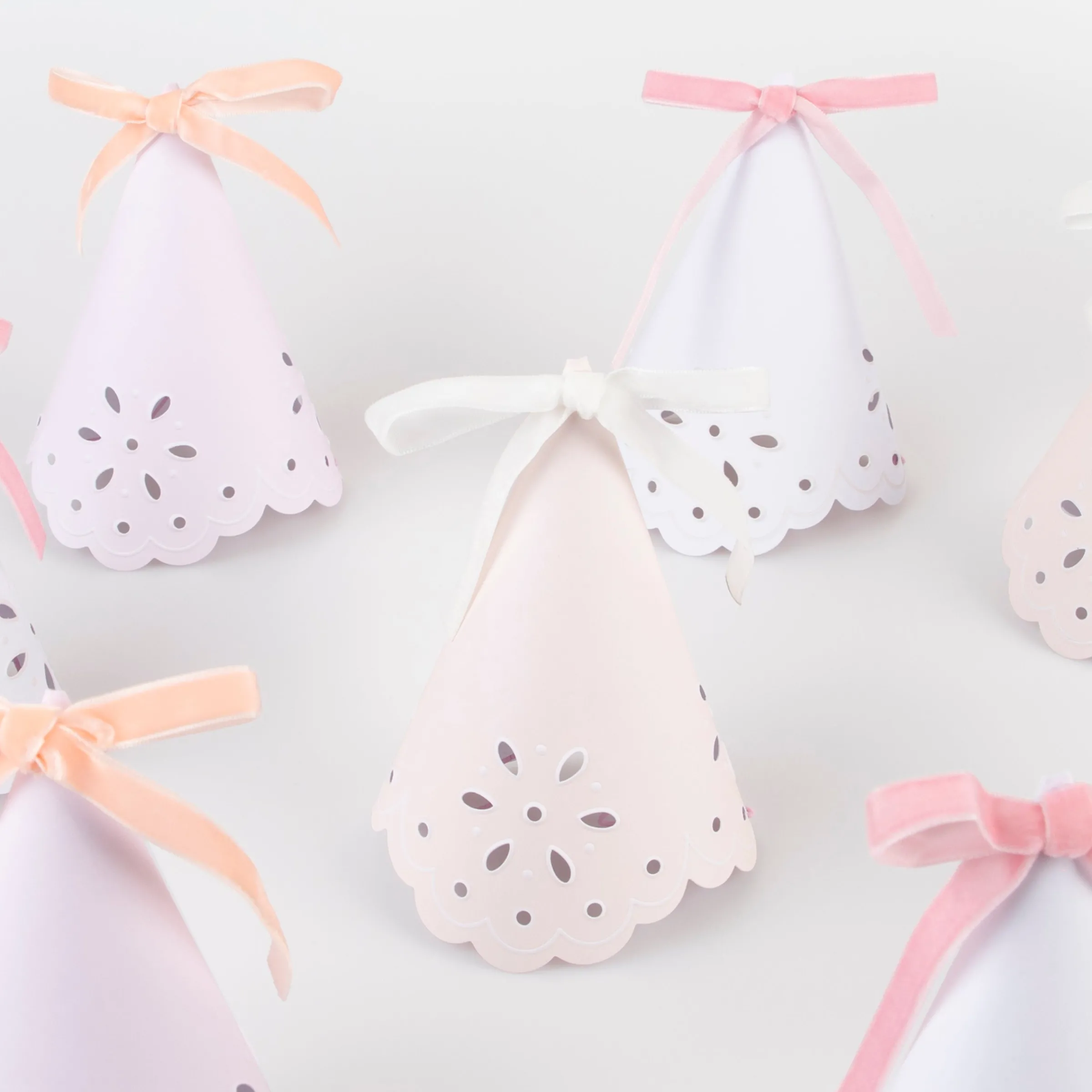 Broderie Anglaise Lace Party Hats (x 8)>Meri Meri Best