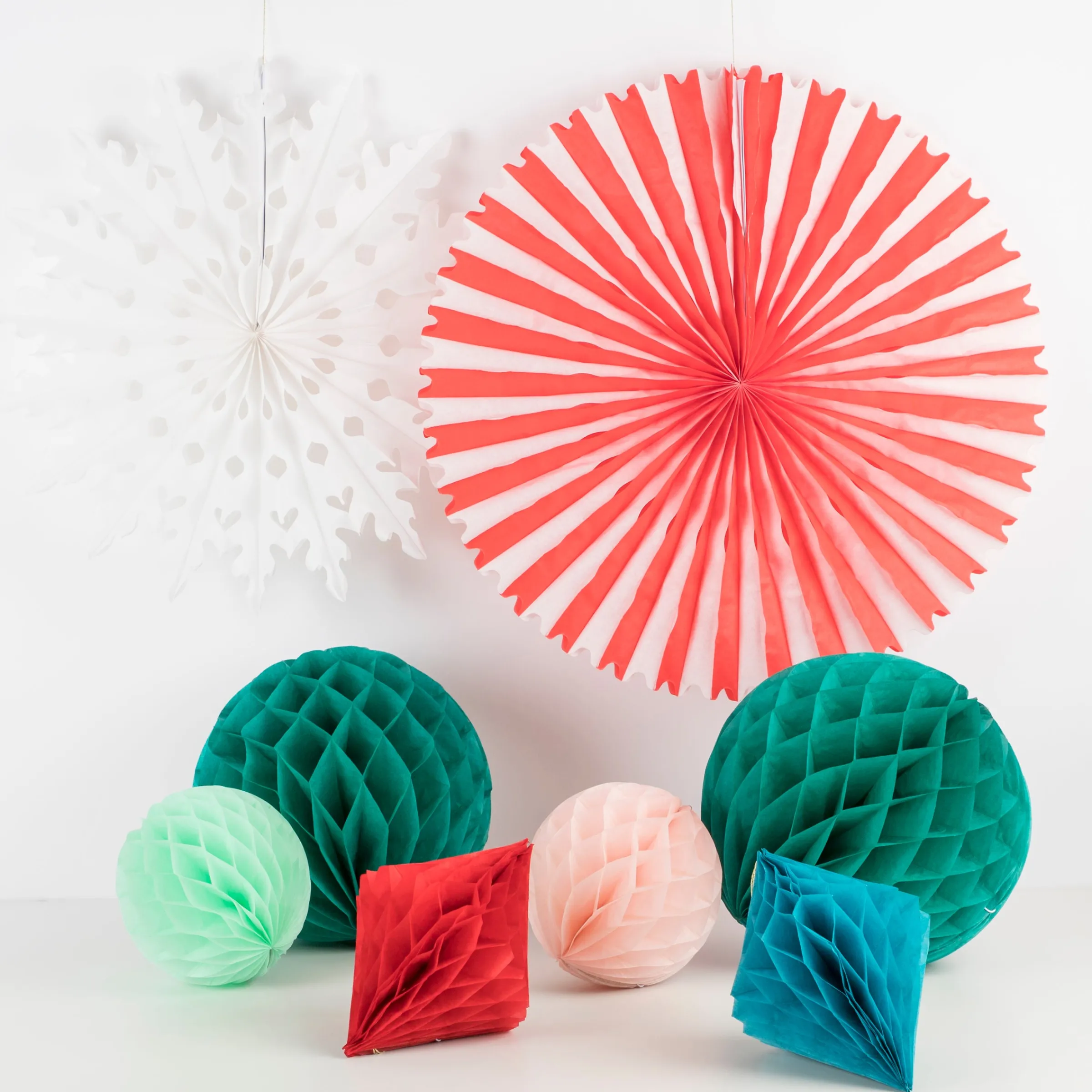 Christmas Honeycomb Decoration Kit (x 16)>Meri Meri Outlet