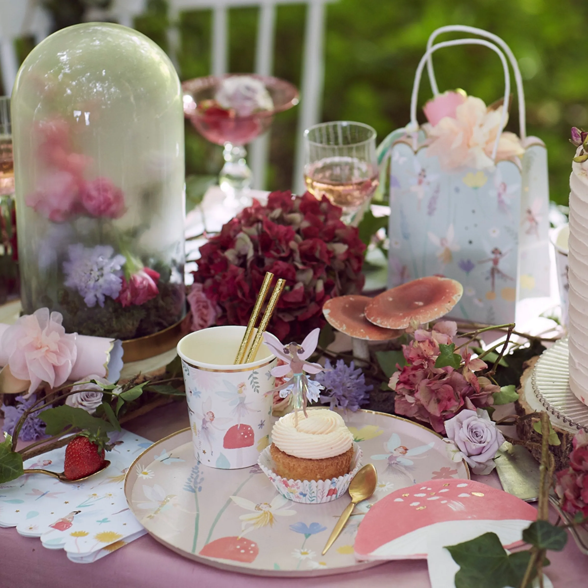 Fairy Mushroom Napkins (x 16)>Meri Meri Hot