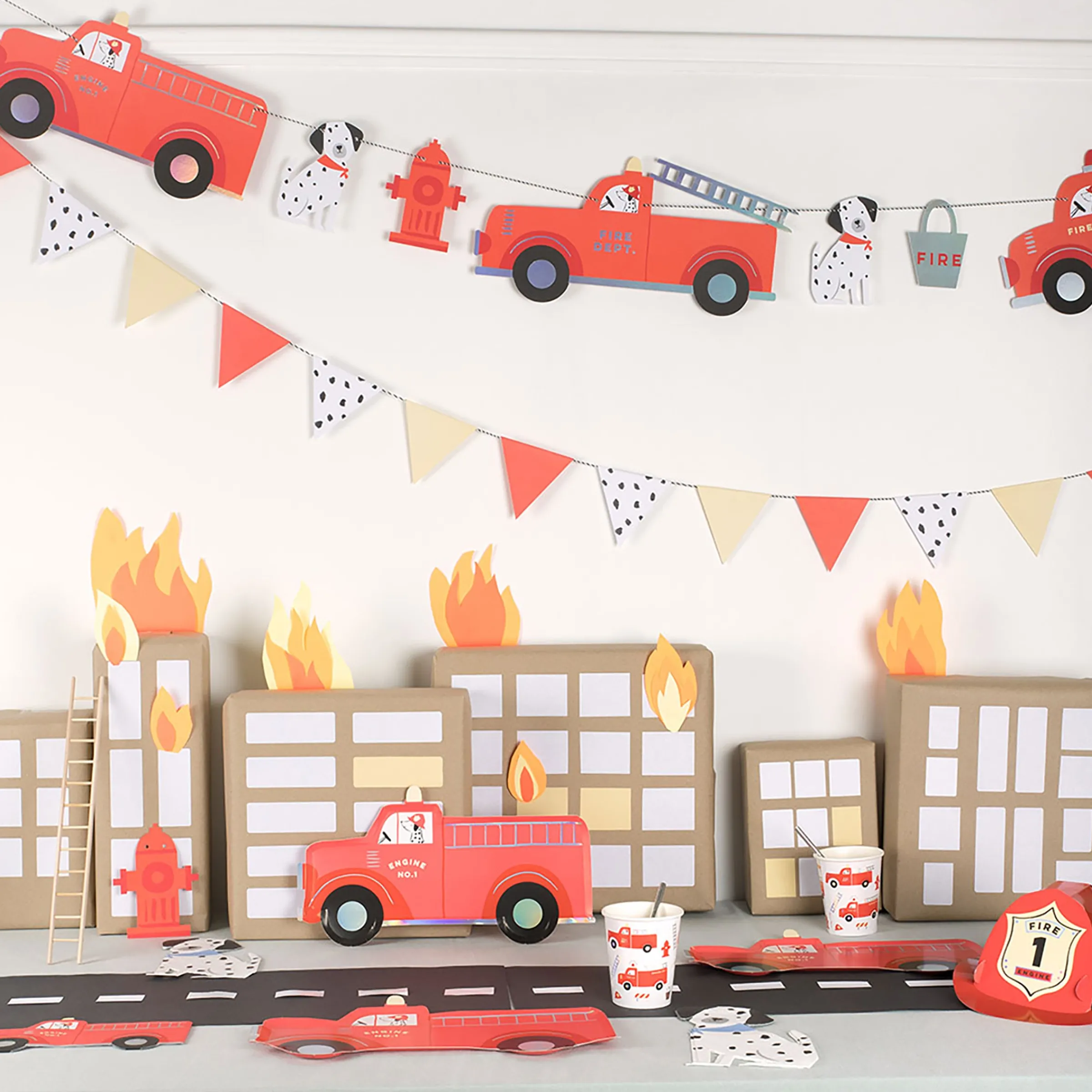 Fire Truck Cups (x 8)>Meri Meri Clearance
