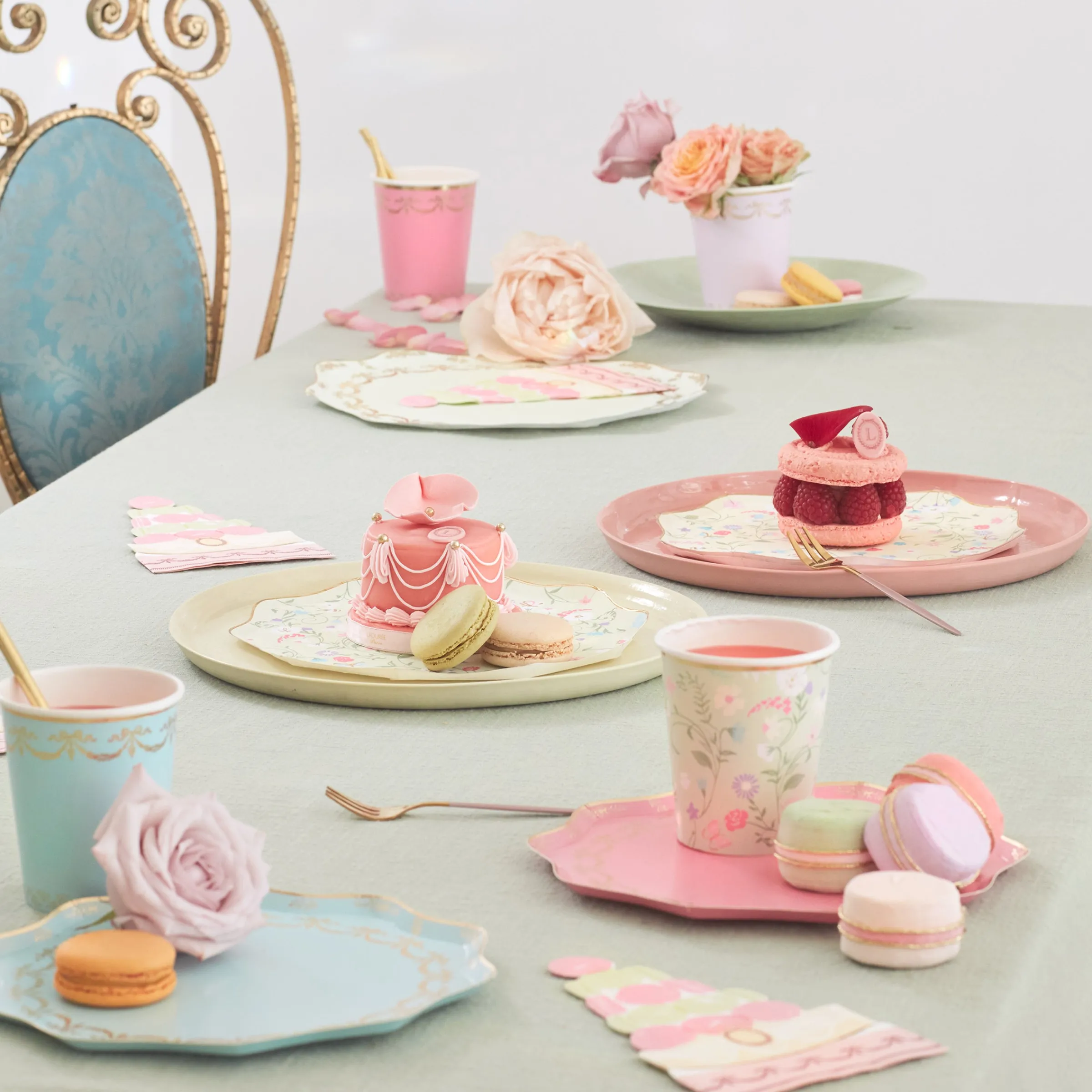 x Ladurée Paris Macaron Surprise Balls (x 5)>Meri Meri New
