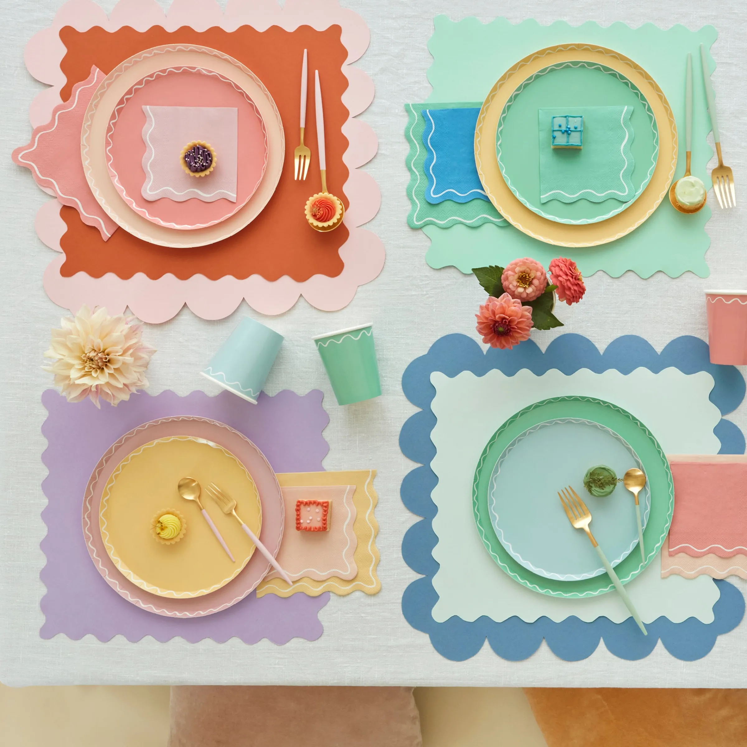 Mixed Wavy Line Small Napkins (x 16)>Meri Meri Clearance