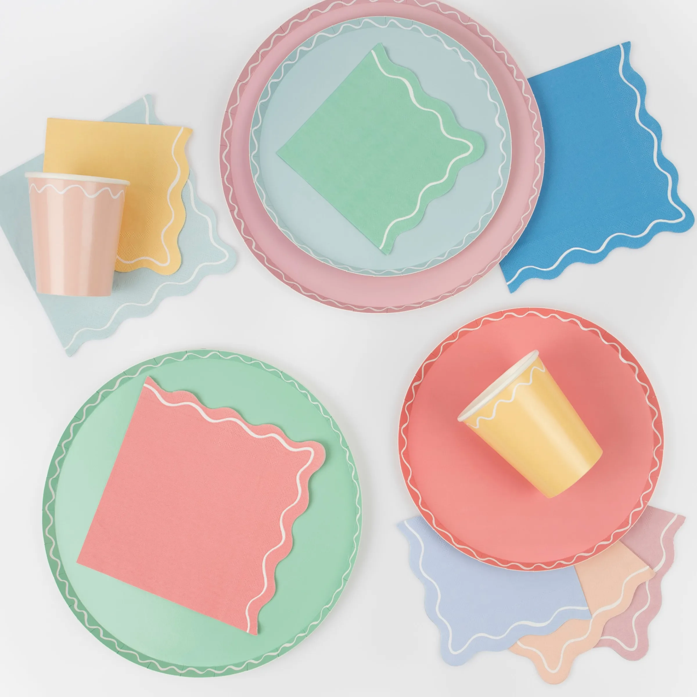 Mixed Wavy Line Small Napkins (x 16)>Meri Meri Clearance