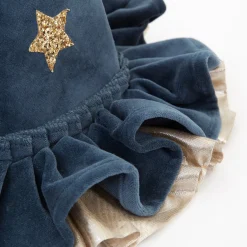 Pointed Blue Hat><noscript><img width=