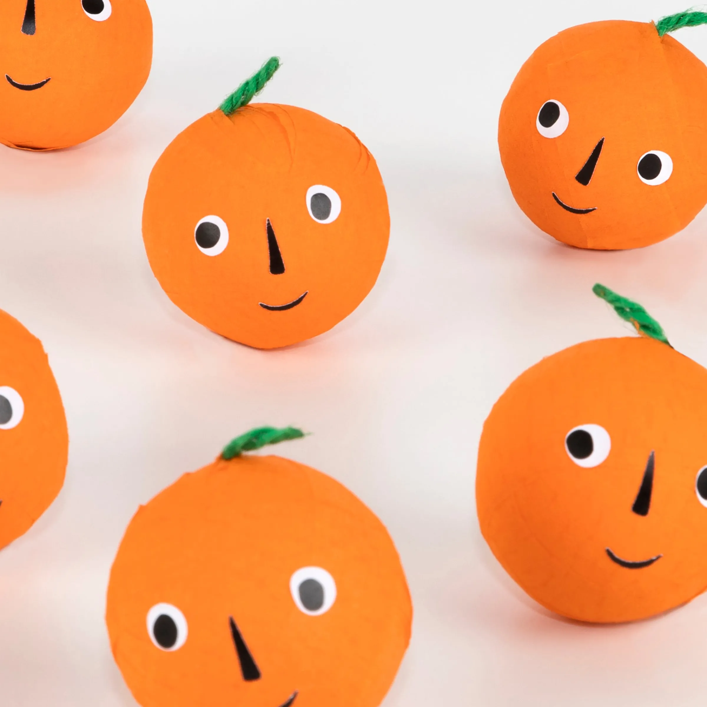 Pumpkin Surprise Balls (x 6)>Meri Meri Fashion