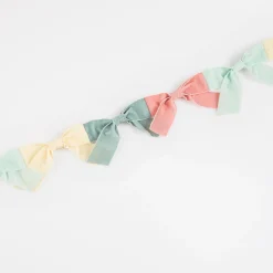 Velvet Bow Garland><noscript><img width=