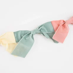 Velvet Bow Garland><noscript><img width=