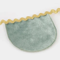Velvet Scallop Garland><noscript><img width=